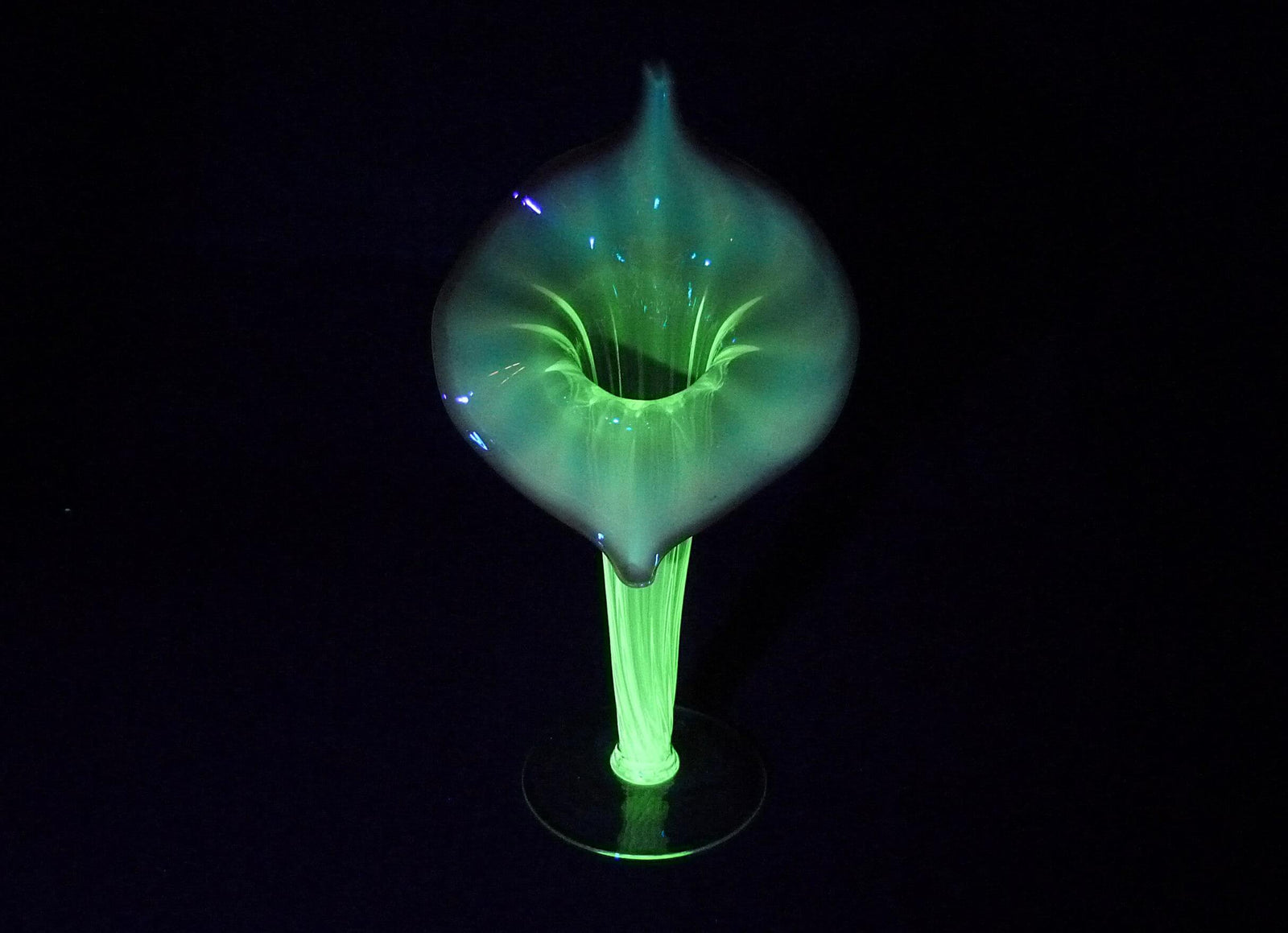 Elegant Jack-In-The-Pulpit Uranium Glass Vase, Glows Brightly
