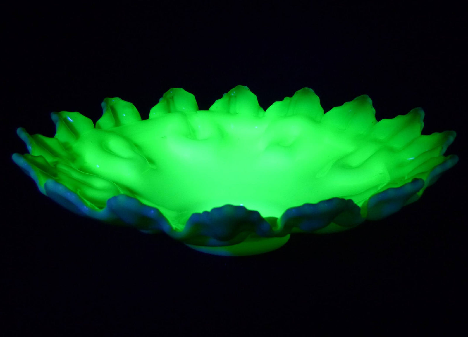 Amazing Uranium Glass Bowl, Glows Magnificently
