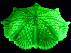 Uranium Glass Small Dish, Davidsons Primrose Pearline Glass, Glows Beautifully