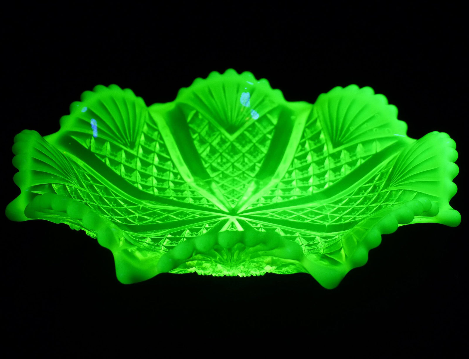 Uranium Glass Small Dish, Davidsons Primrose Pearline Glass, Glows Beautifully