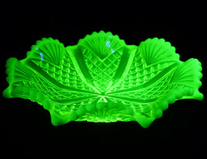 Uranium Glass Small Dish, Davidsons Primrose Pearline Glass, Glows Beautifully