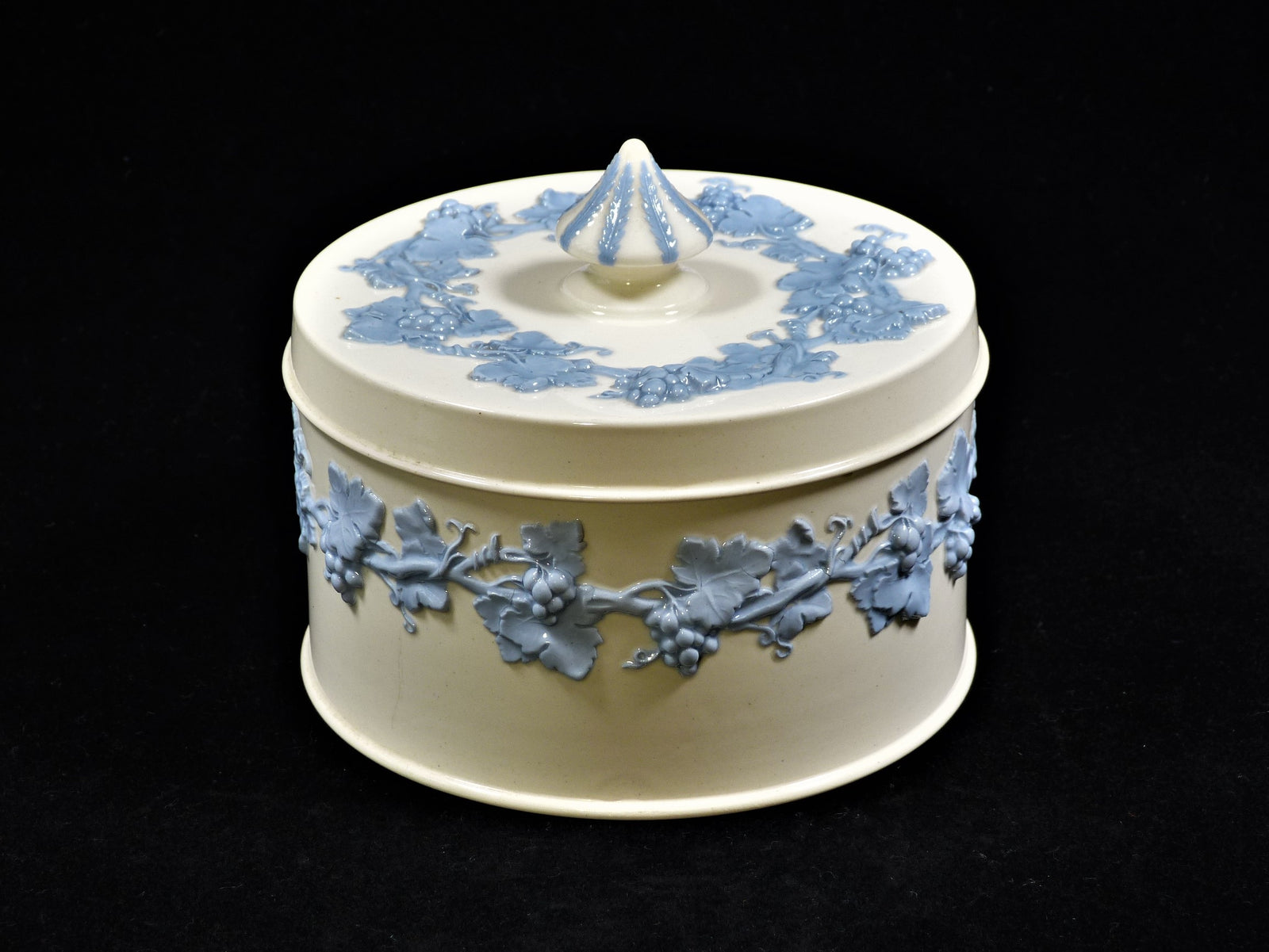 Embossed Queen's Ware Trinket Box, Wedgwood, Ornamental Dressing Table Box