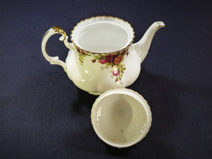 Royal Albert Teapot, Old Country Roses, Large Teapot, 6 Cup, Made in England