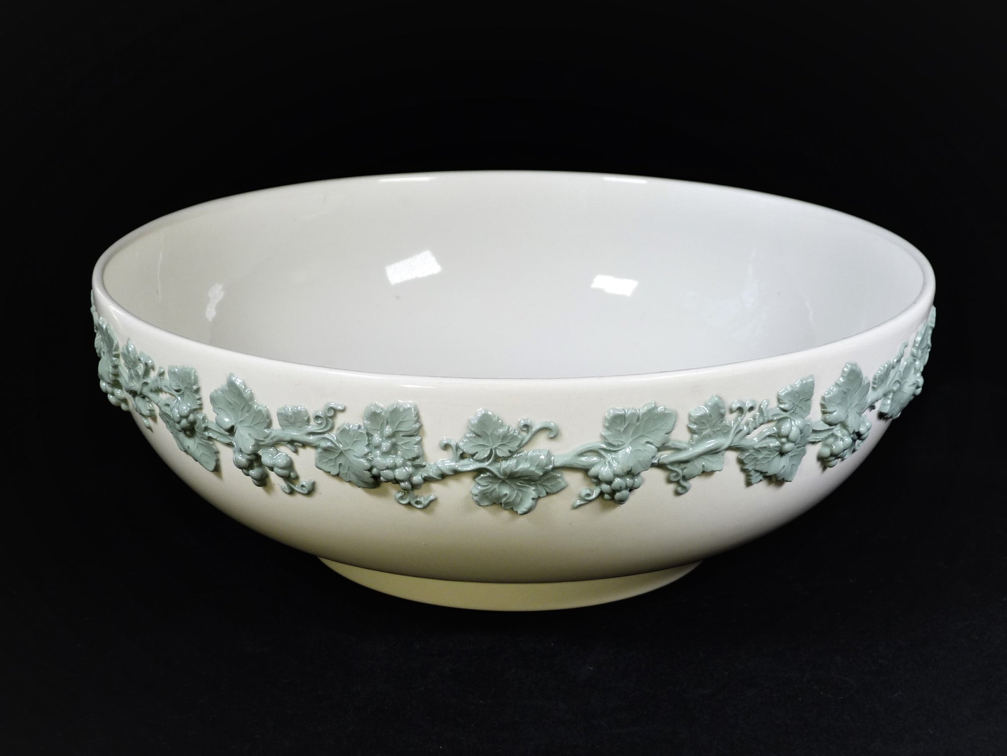 Wedgwood Queen's Ware Bowl, Cream and Celadon Green Bowl